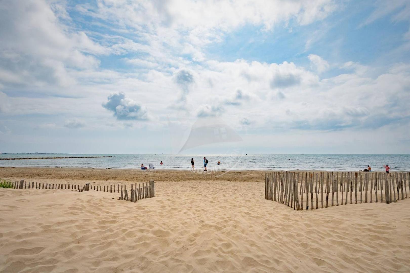 As17378 - P4 Dans Une Residence Sur La Plage Avec Vue Mer Et Piscine Le Grau-du-Roi Ngoại thất bức ảnh